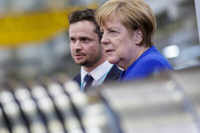 Christoph-Scholze-mit-Bundeskanzlerin-Angela-Merkel-bei-Siemens-Goerlitz-1