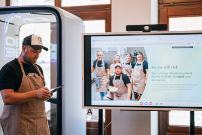 Präsentation am Großbildschirm (Große Werkstatt)